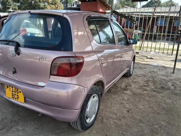 Toyota Vitz 2005