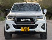 Toyota Hilux SR 4x4 2019 White for sale