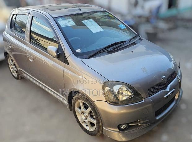 Toyota Vitz 2003 Gray