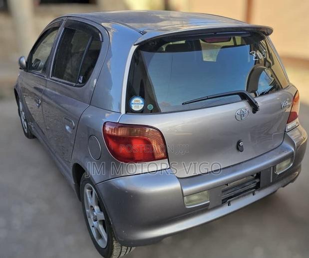Toyota Vitz 2003 Gray