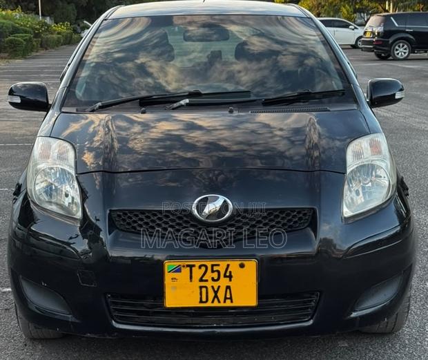 Toyota Vitz 1.5 FWD 5dr 2008 Black