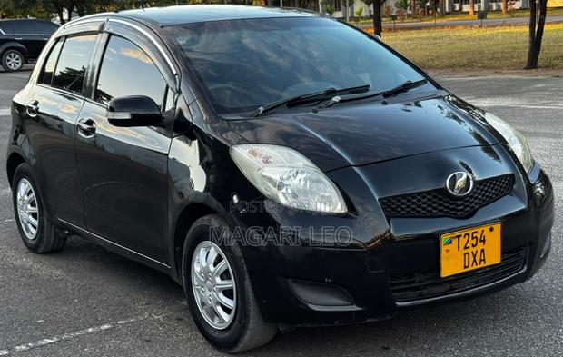Toyota Vitz 1.5 FWD 5dr 2008 Black
