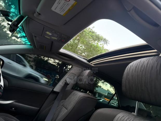 Toyota Crown 2011 Black