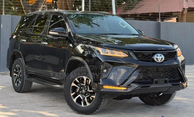Toyota Fortuner 2.4 D AWD 2018 Black