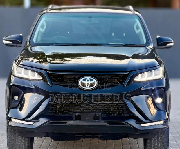 Toyota Fortuner 2018 Black