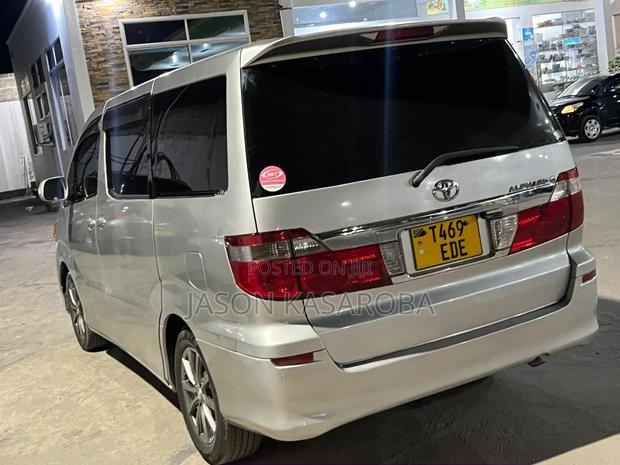 Toyota Alphard 2006 Silver