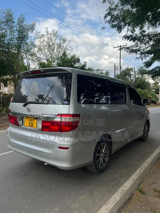 Toyota Alphard 2006 Silver