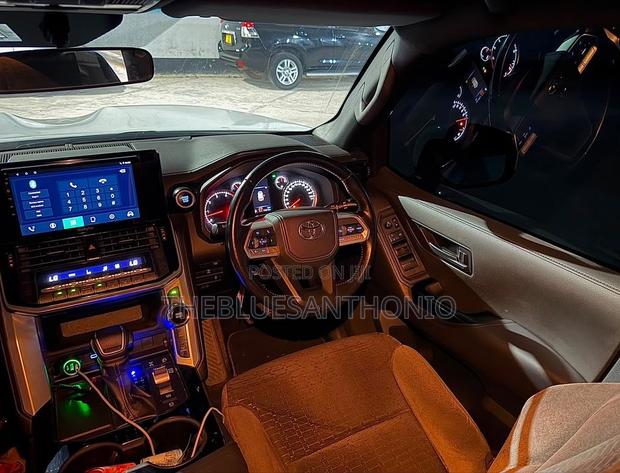 Toyota Land Cruiser 2024 White