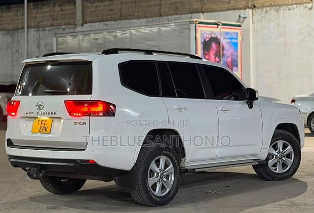 Toyota Land Cruiser 2024 White