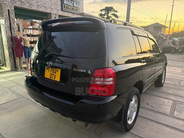 Toyota Kluger 2005 Black