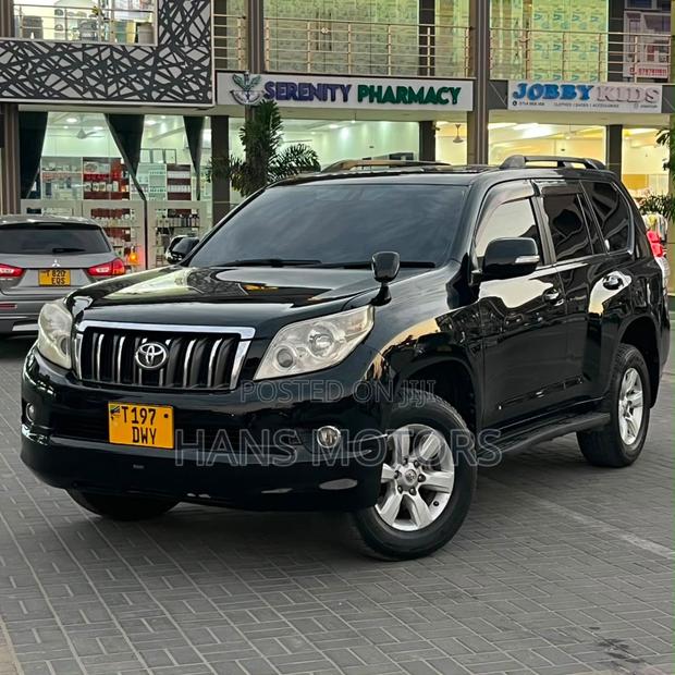 Toyota Land Cruiser 2010 Black