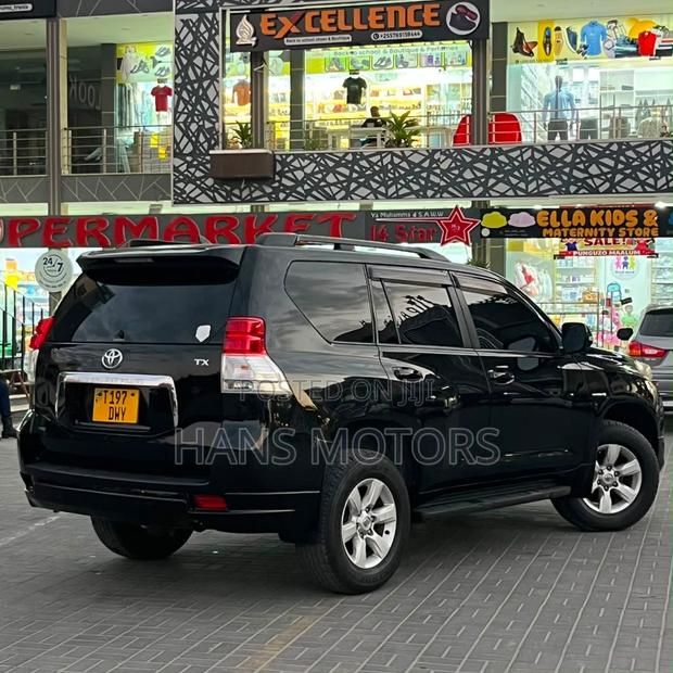 Toyota Land Cruiser 2010 Black