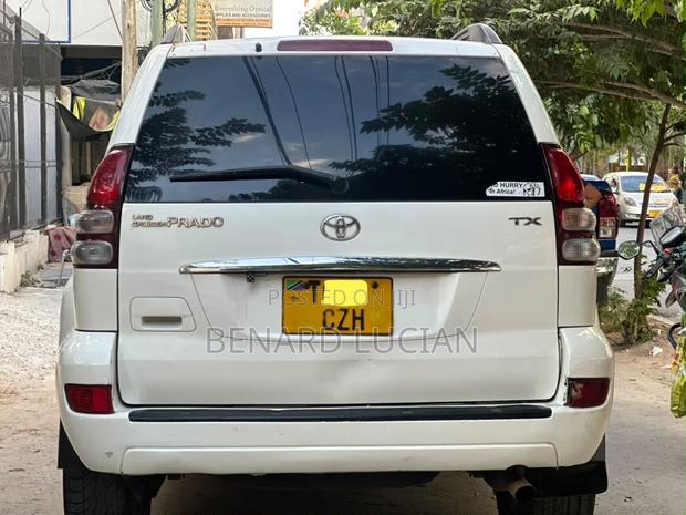 Toyota Land Cruiser Prado 2002 White