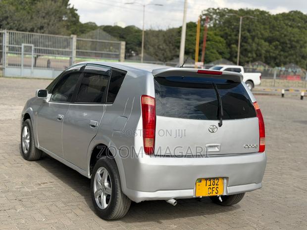 Toyota Opa 2002 Silver
