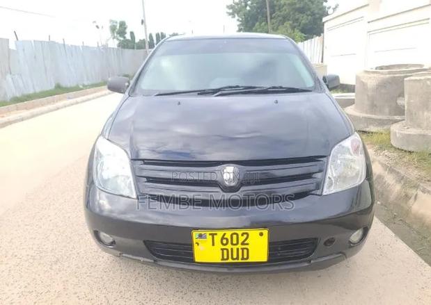 Toyota IST 2005 Black