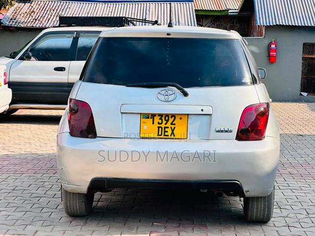 Toyota IST 2004 Silver