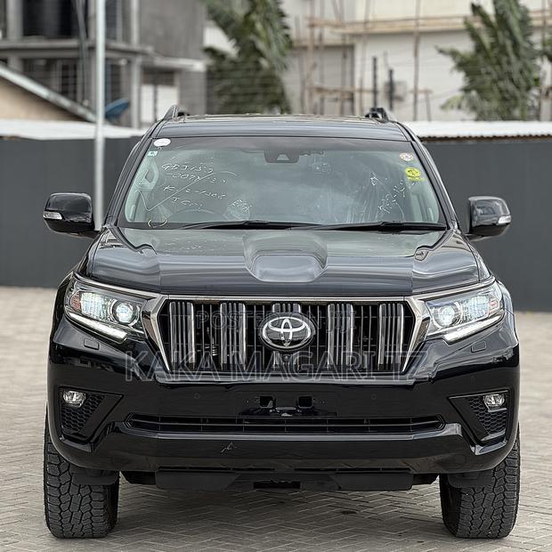 Toyota Land Cruiser Prado 2023 Black