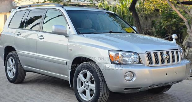 Toyota Kluger 2001 Silver