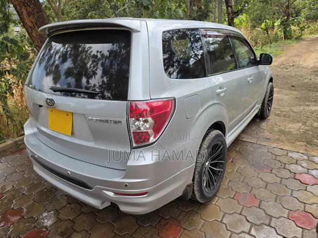Subaru Forester 2010 Silver