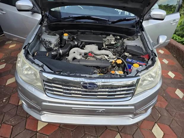 Subaru Forester 2010 Silver