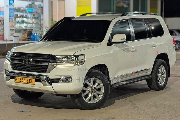 Toyota Land Cruiser 4.5 V8 TD 2018 White