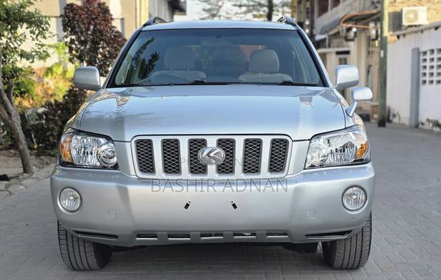 Toyota Kluger 2001 Silver