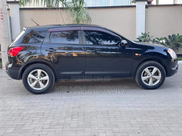 Nissan Dualis 2011 Black