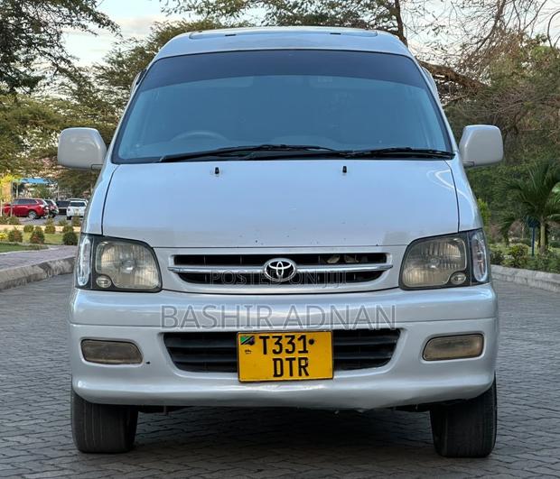 Toyota Noah 2.0 FWD (8 Seater) 2003 White