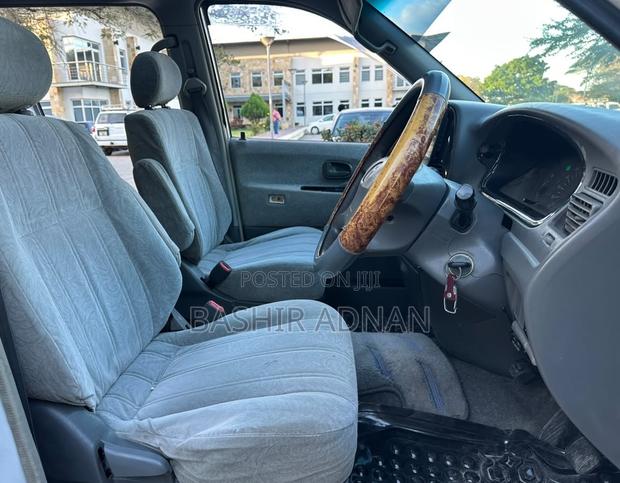 Toyota Noah 2.0 FWD (8 Seater) 2003 White