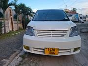 Toyota Noah 2005 White for sale