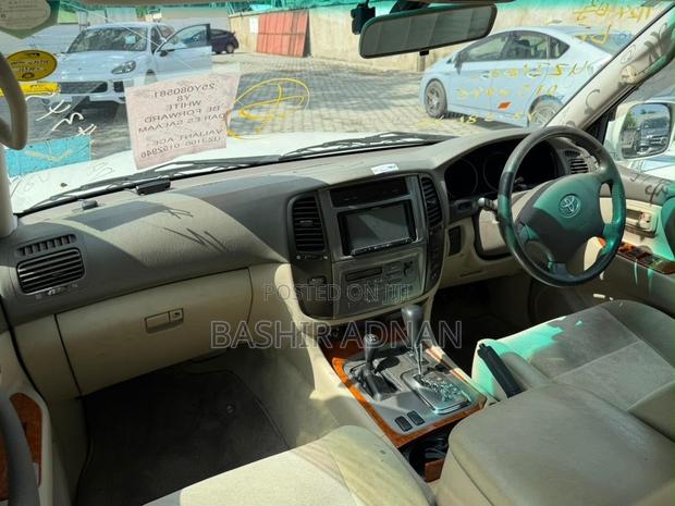 Toyota Land Cruiser HDJ 100 2004 White
