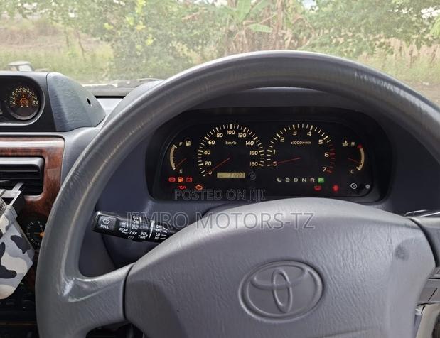 Toyota Land Cruiser Prado 2001 Silver