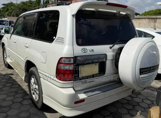 Toyota Land Cruiser 2004 Burgundy