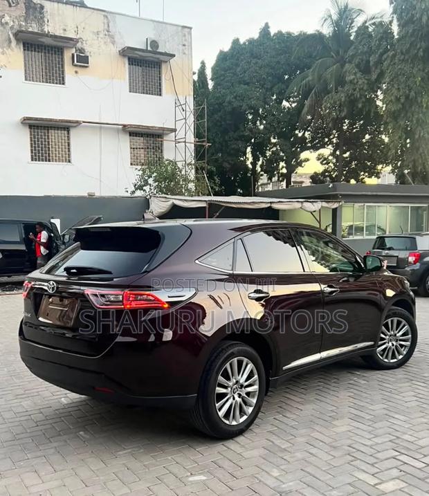 Toyota Harrier 2016