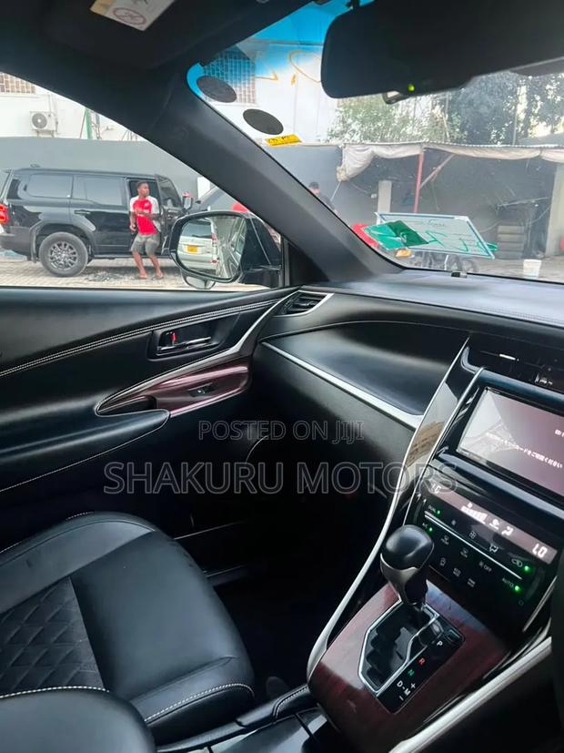 Toyota Harrier 2016