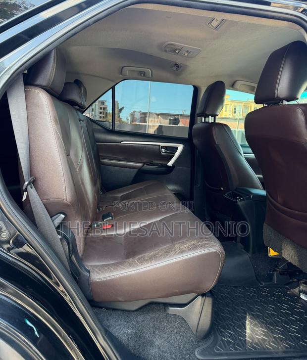 Toyota Fortuner 2018 Black