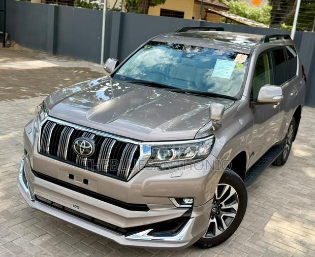 Toyota Land Cruiser Prado 2023 Brown