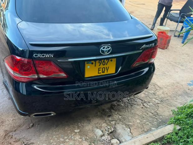 Toyota Crown 2009 Black