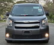Toyota Noah 2.0 143hp FWD (7 Seater) 2008 Gray for sale