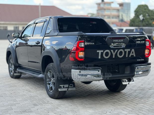 Toyota Hilux Revo Double Cab Deisel 2.4 AWD 2021 Black