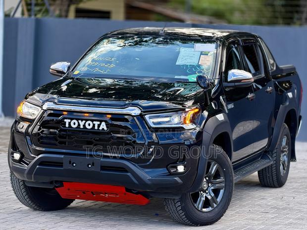 Toyota Hilux Revo Double Cab Deisel 2.4 AWD 2021 Black
