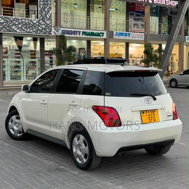 Toyota IST 2004 White