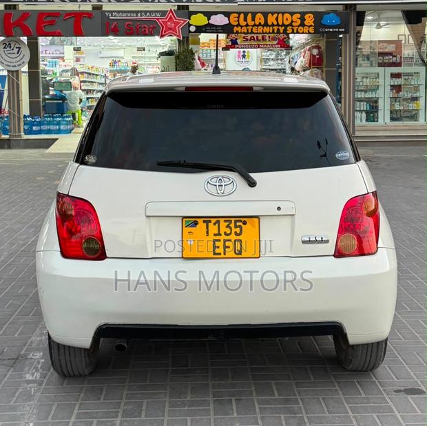 Toyota IST 2004 White