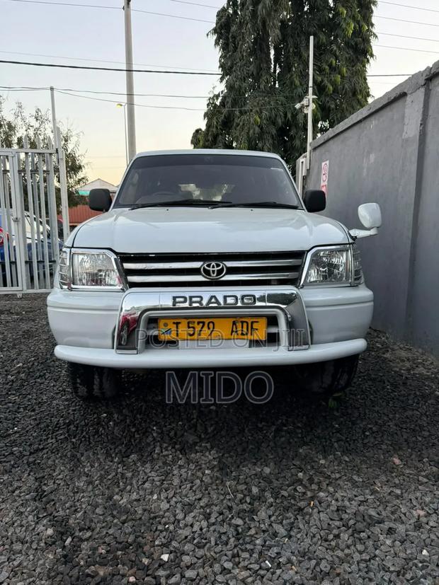 Toyota Land Cruiser Prado 2002 White