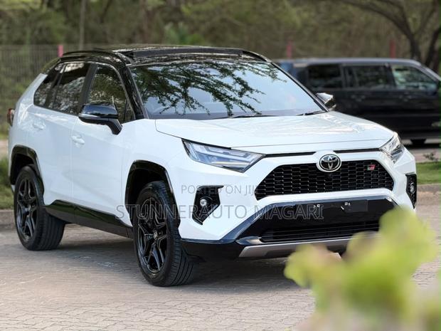 Toyota RAV4 2024 White