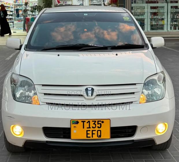 Toyota IST 2003 White