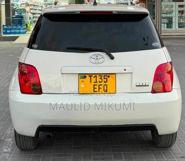 Toyota IST 2003 White