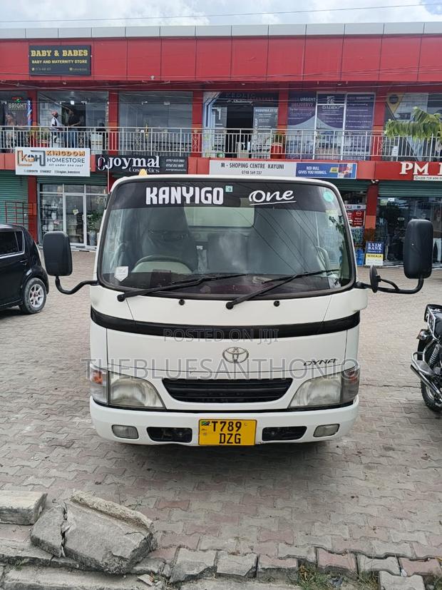 Toyota Dyna 2007 White