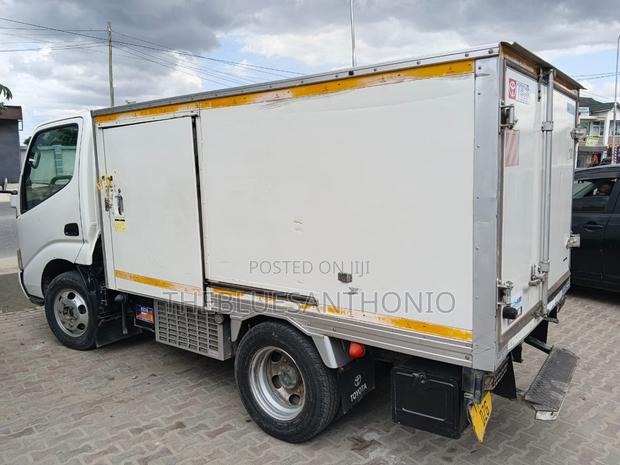 Toyota Dyna 2007 White