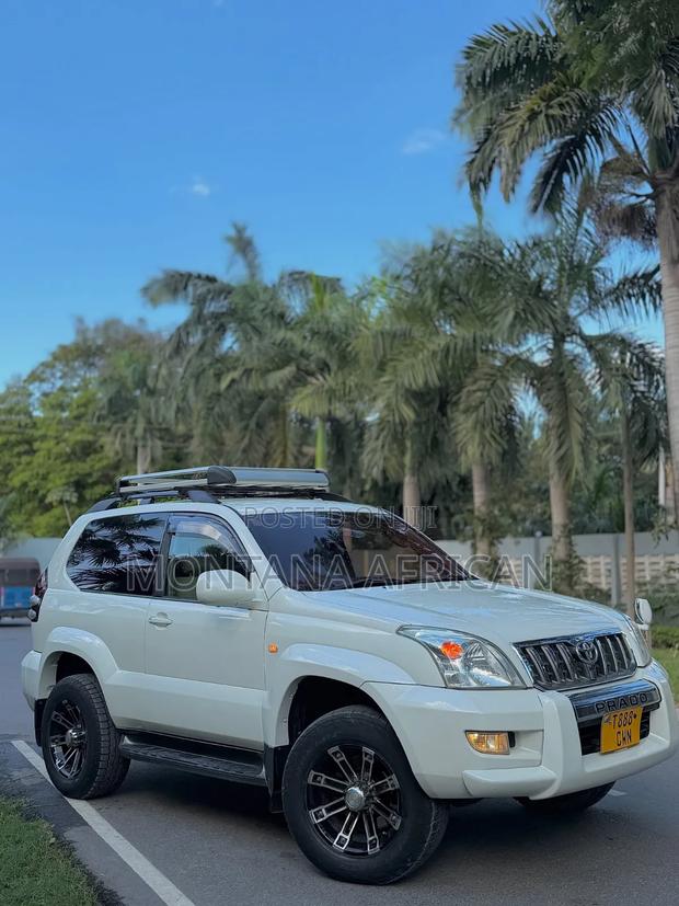 Toyota Land Cruiser Prado 2006 White